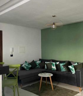 El Aouina Appartement | cerise