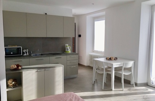 Pettenasco Appartement | Maison Cesira avec grand jardin sur le lac d'Orta