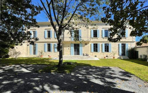 Perissac Maison | Château Belvédère - Swimming pool, Vineyard & countryside