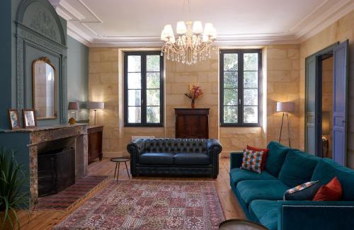 Perissac Maison | Château Belvédère - Swimming pool, Vineyard & countryside