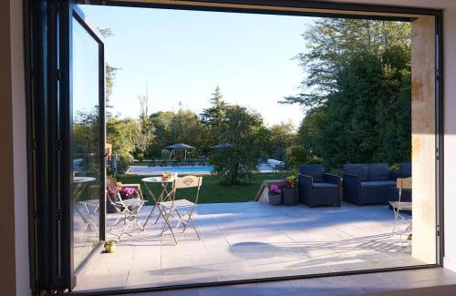 Perissac Maison | Château Belvédère - Swimming pool, Vineyard & countryside