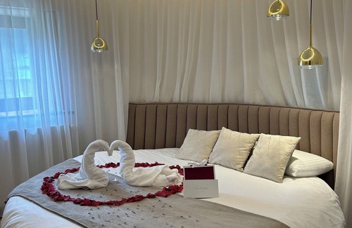 Vignieu Hôtel | Château Chapeau Cornu
