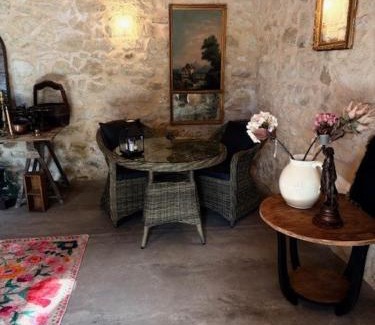 Verac Lit Et Petit-Déjeuner | Château Clos des Maurins