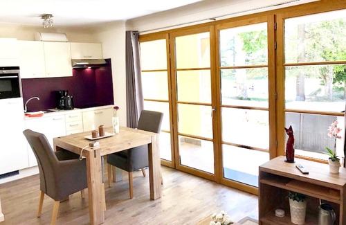 Montbrun-les-Bains Appartement | Appartement à Ferrassières avec piscine partagée
