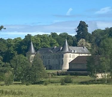 Sens-Beaujeu Lit Et Petit-Déjeuner | Château de Beaujeu
