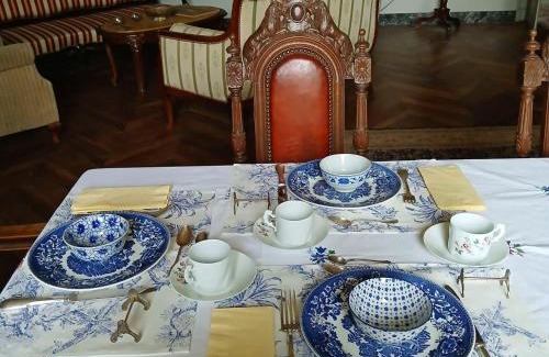 Blot-lʼEglise Lit Et Petit-Déjeuner | Château de Blot