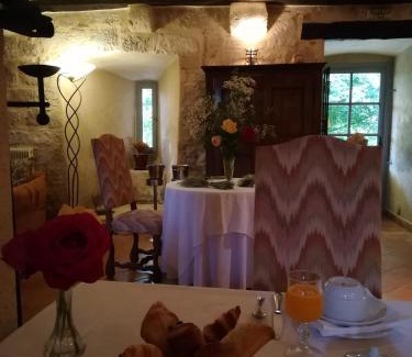 Fources Lit Et Petit-Déjeuner | Château de Fourcès