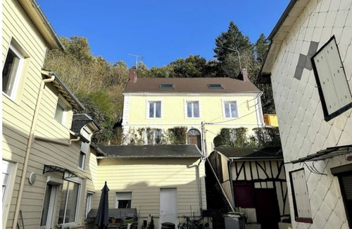 Montfort-sur-Risle Maison | Château de la folie
