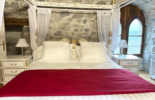 Cruet Lit Et Petit-Déjeuner | Château de la Rive - Suite Prestige - Chambre 2 personnes