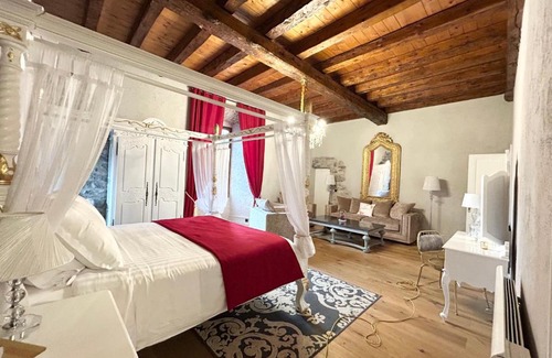 Cruet Lit Et Petit-Déjeuner | Château de la Rive - Suite Prestige - Chambre 2 personnes