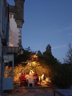 Montolieu Lit Et Petit-Déjeuner | Château de Villeneuve - Montolieu