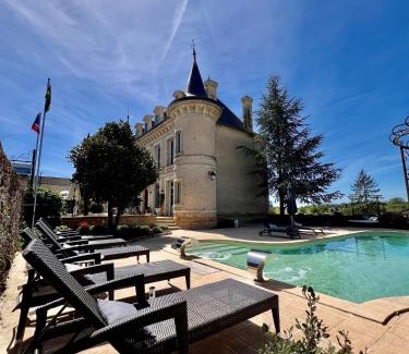 Monpazier Hôtel | Château Hôtel Edward 1er