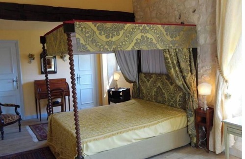Chateau-l'Eveque Lit Et Petit-Déjeuner | Château Historique , porte Nord de Périgueux