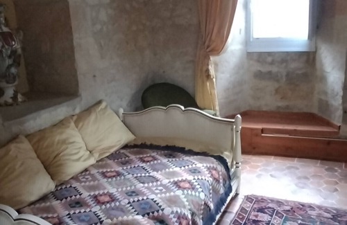 Chateau-l'Eveque Lit Et Petit-Déjeuner | Château Historique , porte Nord de Périgueux
