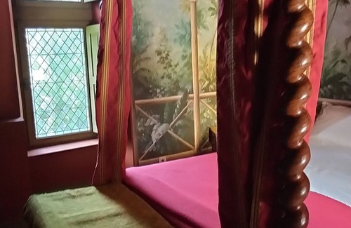 Chateau-l'Eveque Autre | Château-l'Evêque en Périgord- 3 suites et salle a louer a part pour evenements