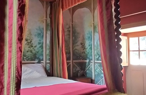 Chateau-l'Eveque Autre | Château-l'Evêque en Périgord- 3 suites et salle a louer a part pour evenements