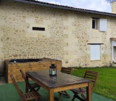 Salleboeuf Lit Et Petit-Déjeuner | Château Lafite Monteil - proche Bordeaux