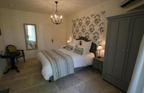 Charols Hôtel | Château Les Oliviers de Salettes