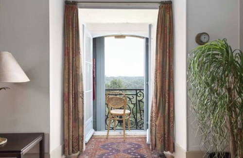 Fajolles Appartement | Château Stay – 1BR/4P with Pool & Park Access