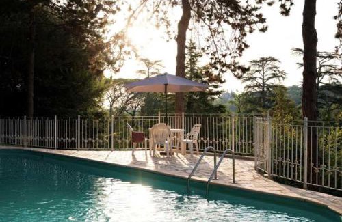 Fajolles Appartement | Château Stay – 1BR 4P with Pool & Park Access
