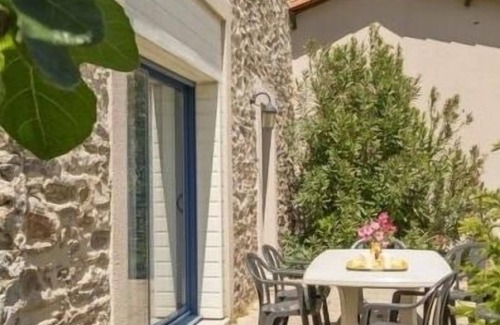 Saint-Philbert-de-Grand-Lieu Cottage | Gîte rénové sur domaine viticole bio, proche de Nantes et Pornic, jardin clos, vélos à disposition