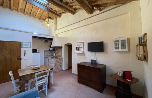 San Casciano in Val di Pesa Appartement | Characteristic apartment in historic 1300s tower