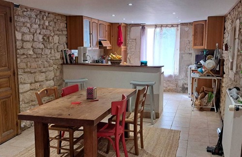 Druyes-les-Belles-Fontaines Autre | Charming farmhouse with WiFi in Druyes-les-Belles-Fontaines