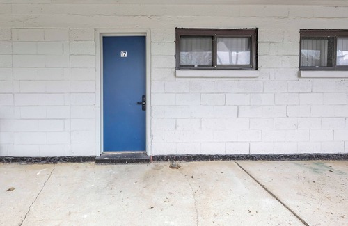 Riverview Appartement | Charming Private Room in Browntown for 2, Detroit