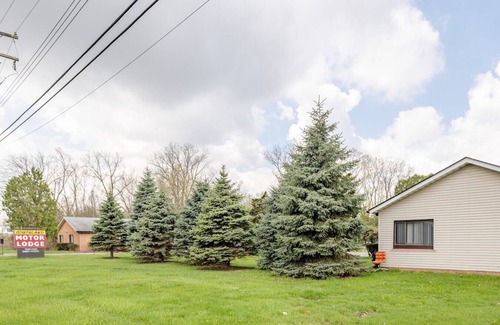 Riverview Appartement | Charming Private Room in Browntown for 2, Detroit