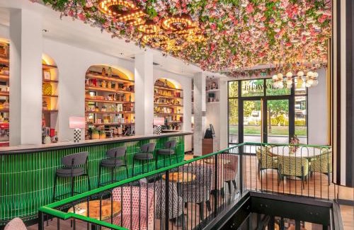 Richebourg - Saint-Clement Hôtel | Chachacha Hôtel