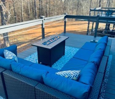 Counce Maison | Chad's PickwickLake Retreat