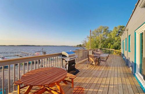 Ingleside Appartement | Chain O' Lakes Beach Penthouse Sunset View and Boat Dock