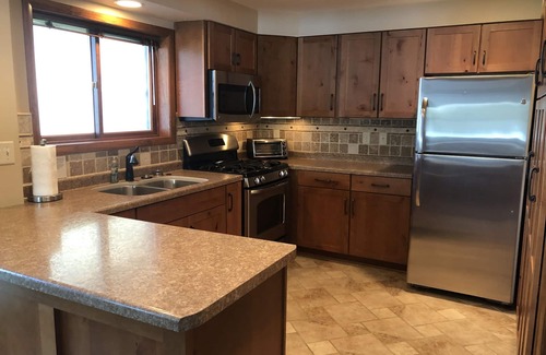 Waupaca Maison | Chain O'Lakes Homes pour les grands groupes multi-familiaux, les mariages et les événements