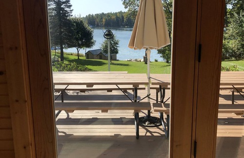 Waupaca Maison | Chain O 'Lakes Homes pour les grands groupes multi-familles, les mariages et les événements