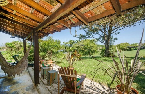 Garopaba Chalet De Ski | Chalé Aconchegante na Beira do rio e 100 mts do mar