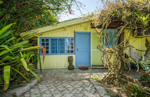 Garopaba Chalet De Ski | Chalé Aconchegante na Beira do rio e 100 mts do mar