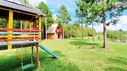 Osorio Chalet De Ski | Chalé Caiu do Céu ll Wi-Fi Nômade Digital ll Táxi Fácil II Quiosque Churrasqueira ll Forno Microondas ll 6km da Estrada do Mar ll 7km Parque de Rodeio ll 8,1Km Prefeitura II 7,2Km UFRGS Litoral II 12km do Morro Borrúsia e Praias de Tramandaí