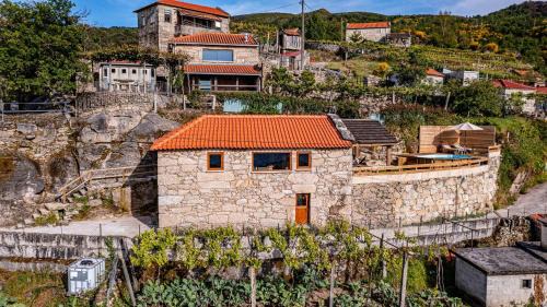 Moncao Chalet De Ski | Chalé dos Penedos, sossego e piscina privada