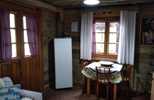 Farroupilha Chalet De Ski | Chalé Rústico na Serra Gaúcha as Margens da Represa do Rio Buratti