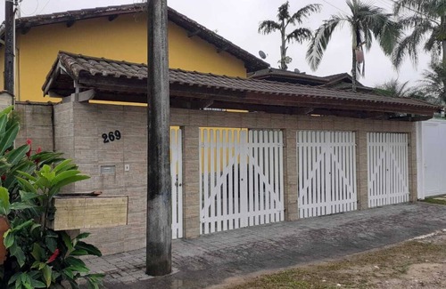 Barra do Una Chalet De Ski | Chalé Para até 4 Pessoas em Barra do Una - Litoral Norte - SP