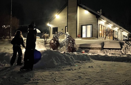 Saint-Gabriel-de-Brandon Chalet De Ski | Chalet with Lake View – Spa, Firepit & Double Garage –