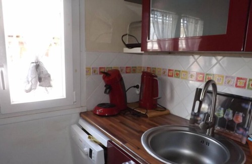Gruissan Plage Chalet De Ski | Agréable BAS DE CHALET , climatisé, 150ml de la plage