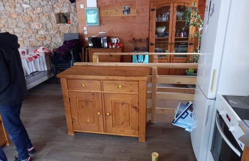 Mont Serein Chalet De Ski | Chalet 100 m2 sur deux niveaux avec cheminée et de belles baies vitrées