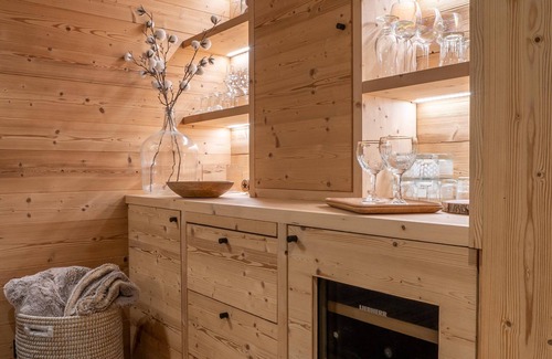 Bourg-Saint-Maurice Chalet De Ski | CHALET SAINT BARTH. LES ARCS 1600. 12 personnes, prestation luxe, ski aux pieds