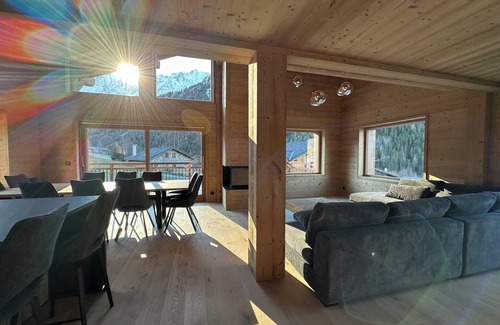 Nancroit Chalet De Ski | Chalet 12 personnes au milieu du domaine de Paradiski.