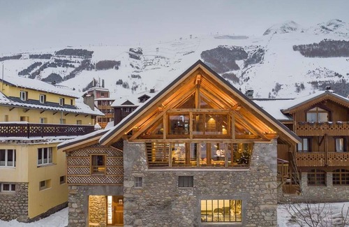 Les Deux Alpes Chalet De Ski | Chalet, à 150m des pistes de ski, remise en forme, sauna, terrasse, cheminée ou poêle à bois