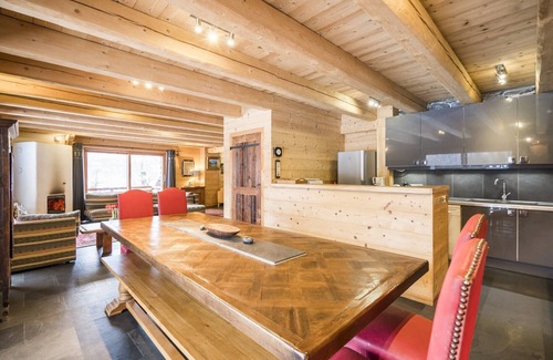 Landry Chalet De Ski | CHALET 16 pers WEEKEND & SEMAINE SAUNA navette gratuite funiculaire ARC 1600