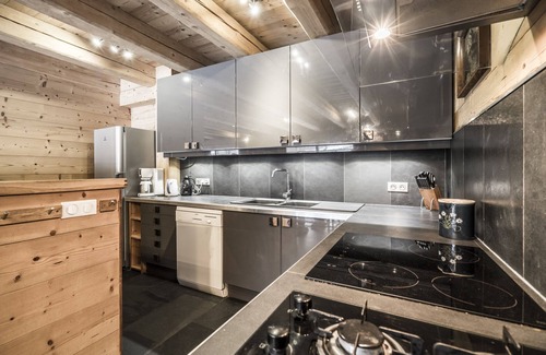 Landry Chalet De Ski | CHALET 16 pers WEEKEND & SEMAINE SAUNA navette gratuite funiculaire ARC 1600