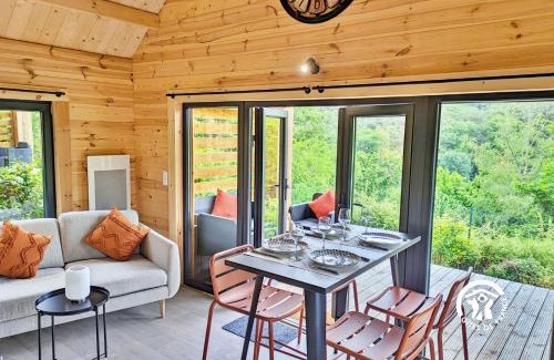 Saint-Berthevin Maison | Chalet 24 La Forêt, Camping de Coupeau, 4 personnes
