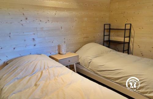 Saint-Berthevin Maison | Chalet 26 Le Berthevin, Camping de Coupeau, 4 personnes